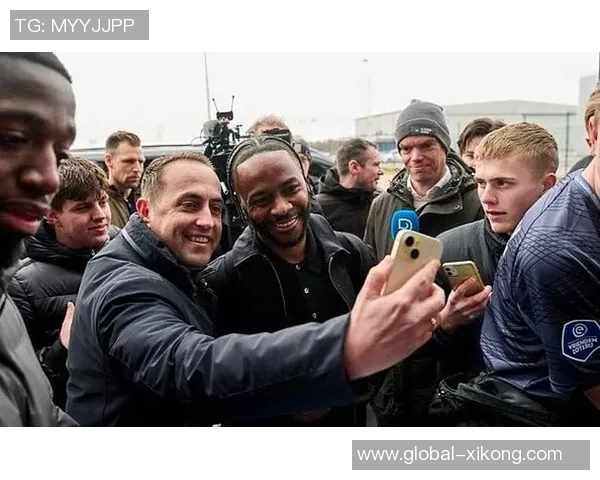 斯特林首次亮相费耶诺德表现出色尚未与图赫尔进行交流 斯特林首次亮相费耶诺德表现出色尚未与图赫尔进行交流