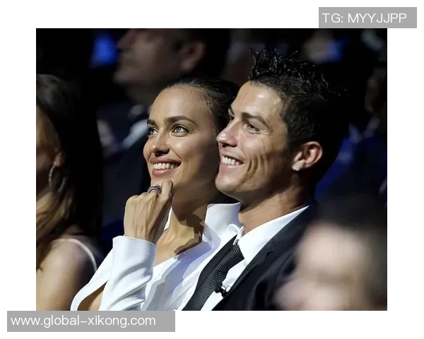 乔治娜分享与C罗及苹果CEO库克等人亲密合影引发热议